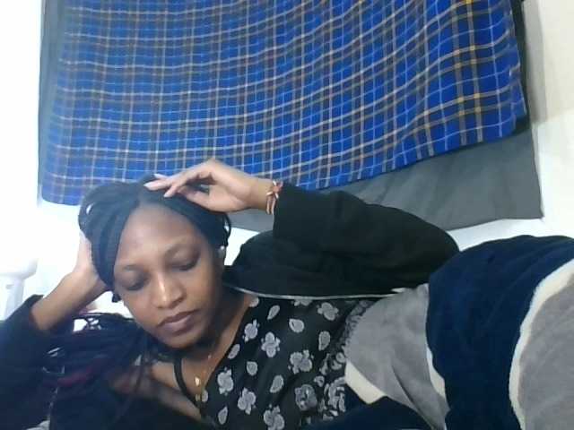 Vinsishly11 live cam on BongaCams