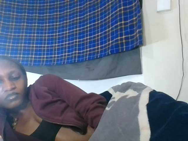 Vinsishly11 live cam on BongaCams