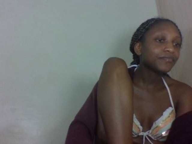 Vinsishly11 webcam bongacams model stream image