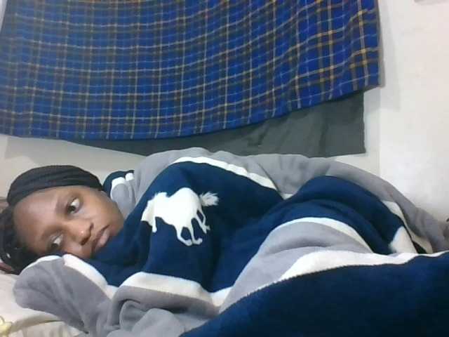 Vinsishly11 live cam on BongaCams