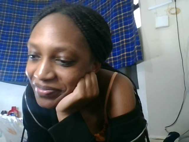 Vinsishly11 live cam preview