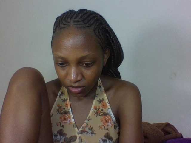 Vinsishly11 live cam on BongaCams