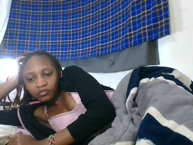 Vinsishly11 live cam on BongaCams