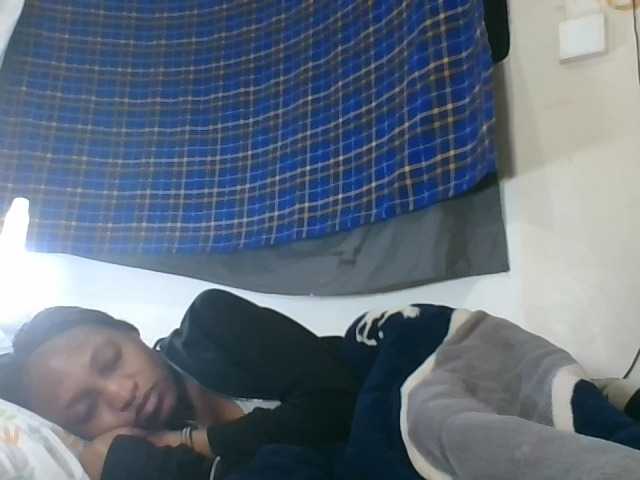 Vinsishly11 live cam on BongaCams