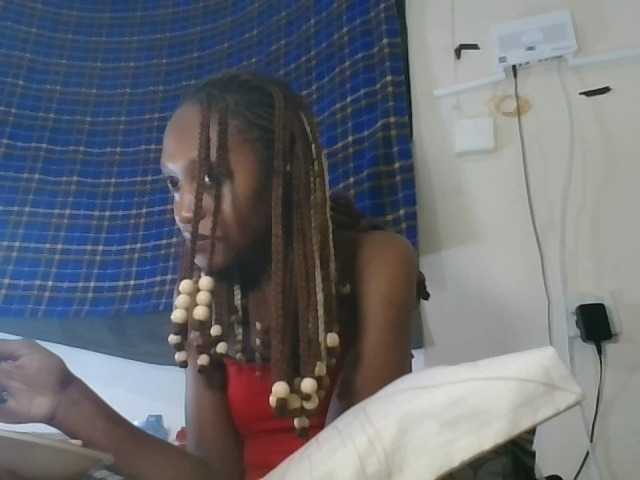Vinsishly11 live cam on BongaCams