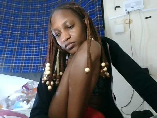Vinsishly11 live cam on BongaCams