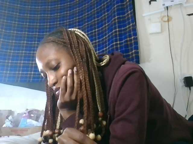 Vinsishly11 live cam on BongaCams