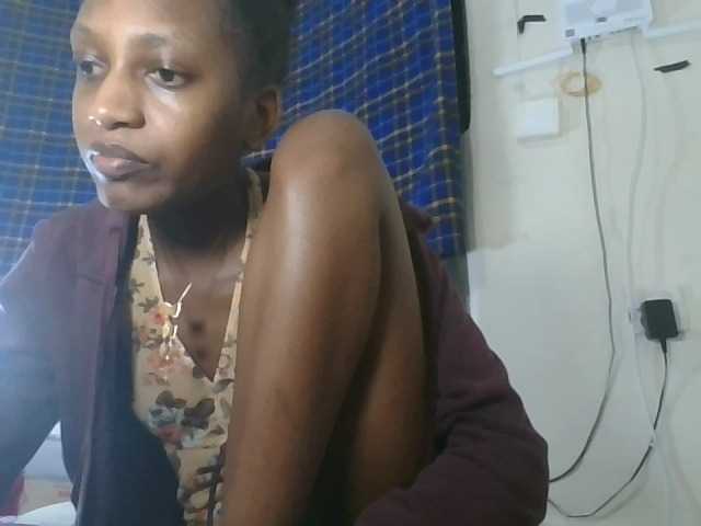 Vinsishly11 live cam on BongaCams