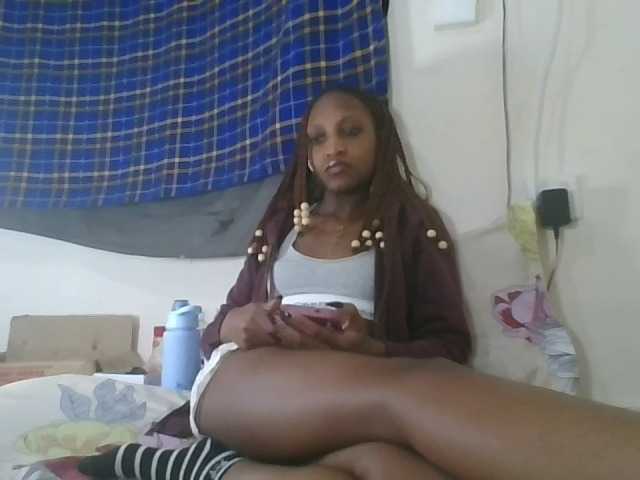 Vinsishly11 live cam on BongaCams