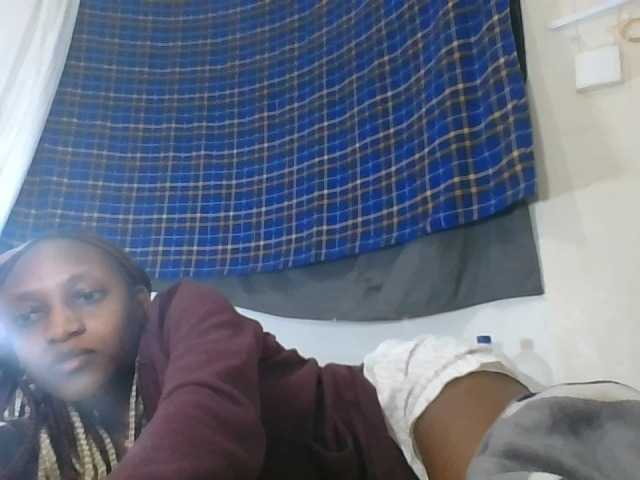 Vinsishly11 live cam on BongaCams