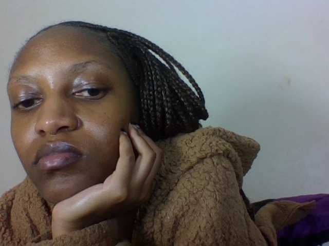 Vinsishly11 live cam on BongaCams
