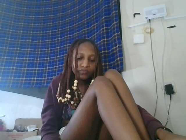 Vinsishly11 live cam on BongaCams