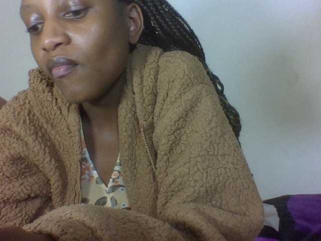 Vinsishly11 live cam on BongaCams