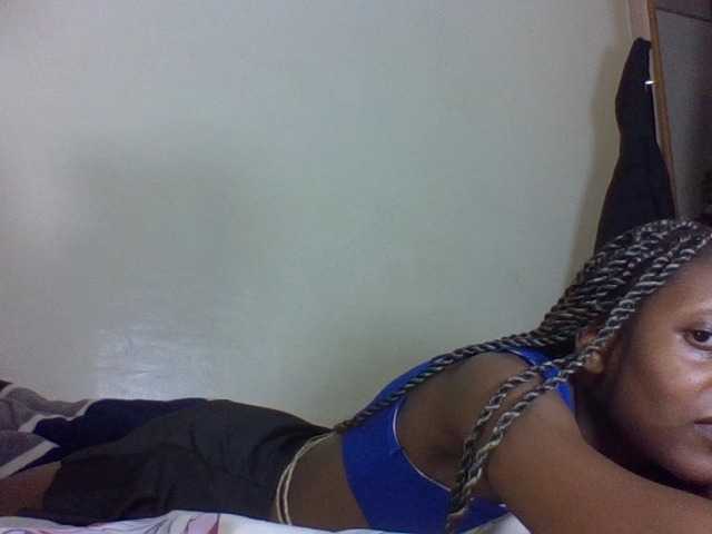 Vinsishly11 webcam bongacams model stream image