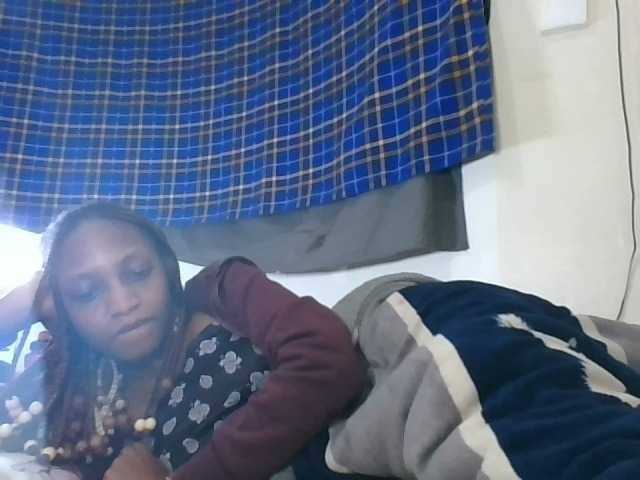 Vinsishly11 live cam on BongaCams
