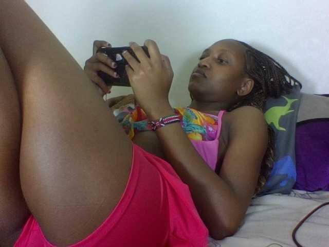 Vinsishly11 live cam on BongaCams