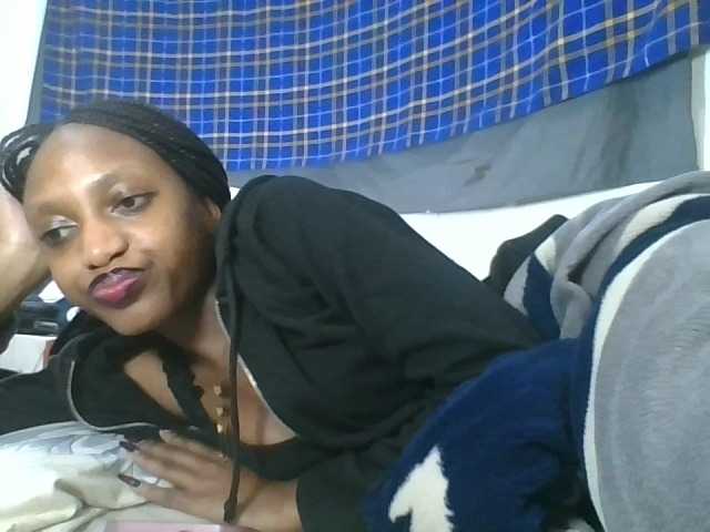 Vinsishly11 live cam on BongaCams