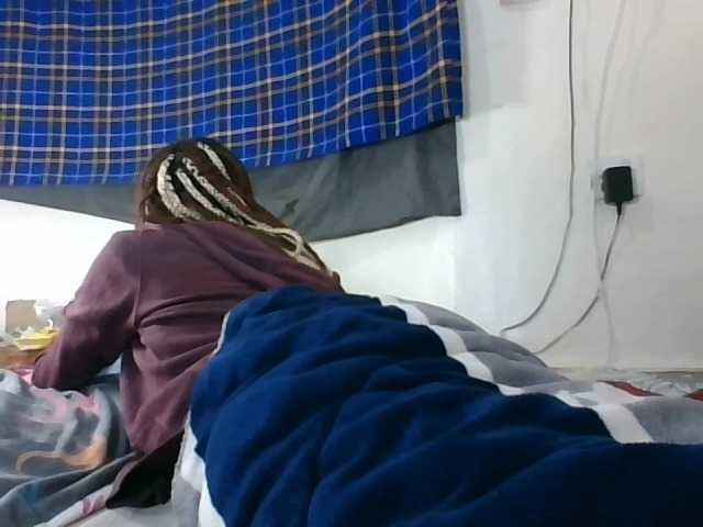 Vinsishly11 live cam on BongaCams