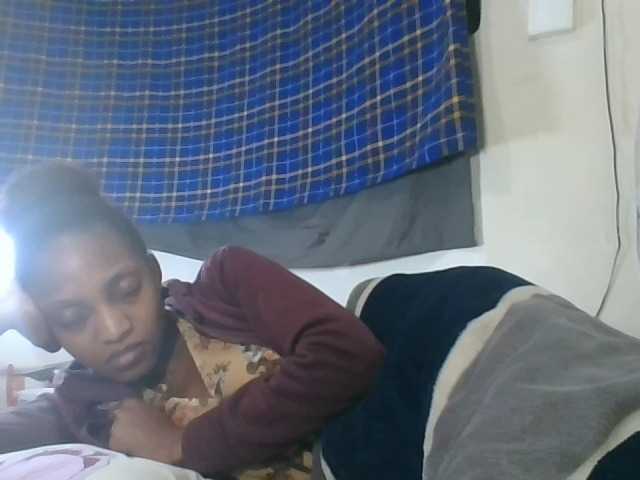 Vinsishly11 live cam on BongaCams