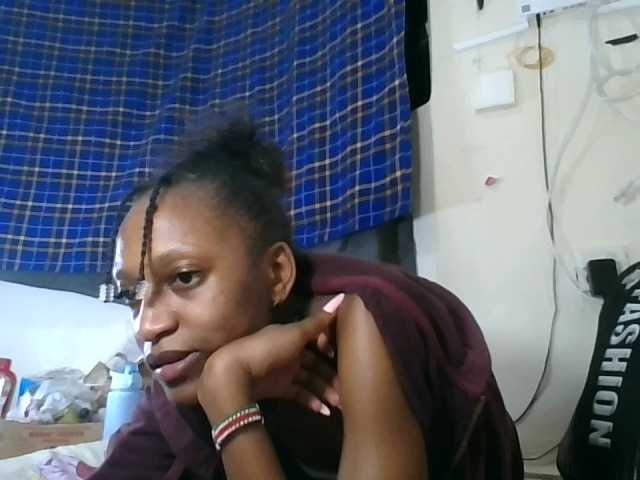 Vinsishly11 live cam on BongaCams