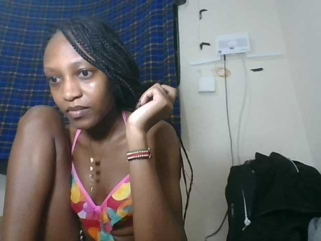 Vinsishly11 live cam on BongaCams