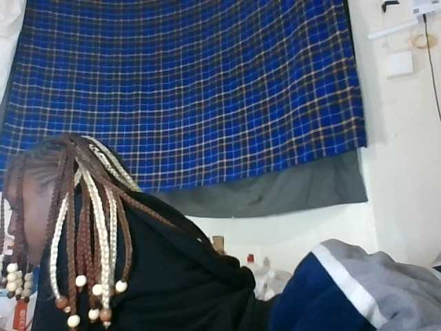 le modèle Vinsishly11 est en webcam porno dans un show sur le site bongacams, il possède les tags suivants: Ebony,Brunette,Trimmed