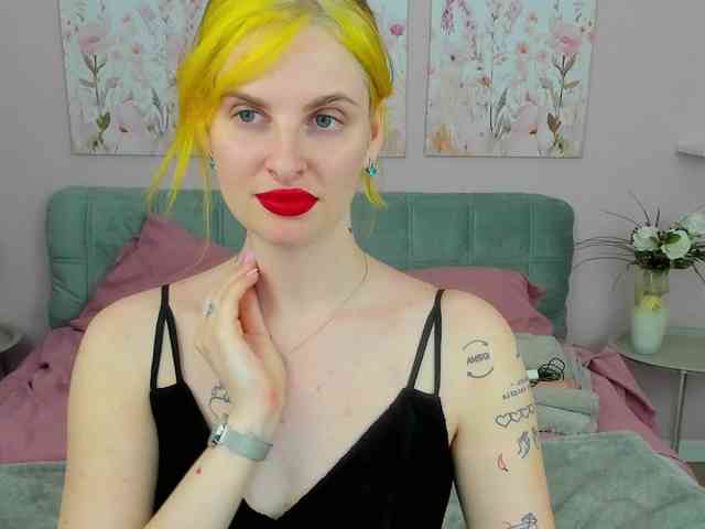 AdelRay Live Webcam on BongaCams