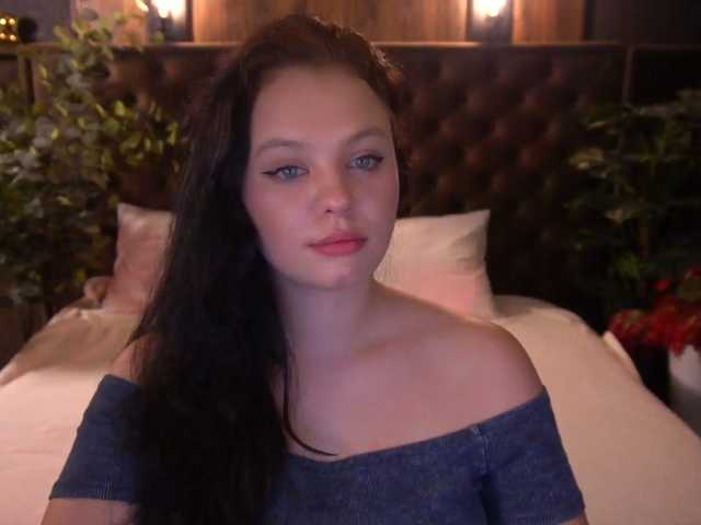 SnowWhiti live cam on BongaCams