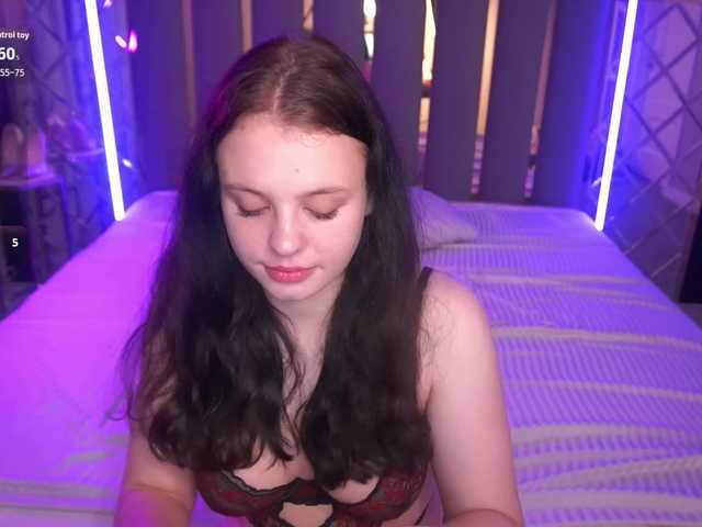 SnowWhiti live cam on BongaCams