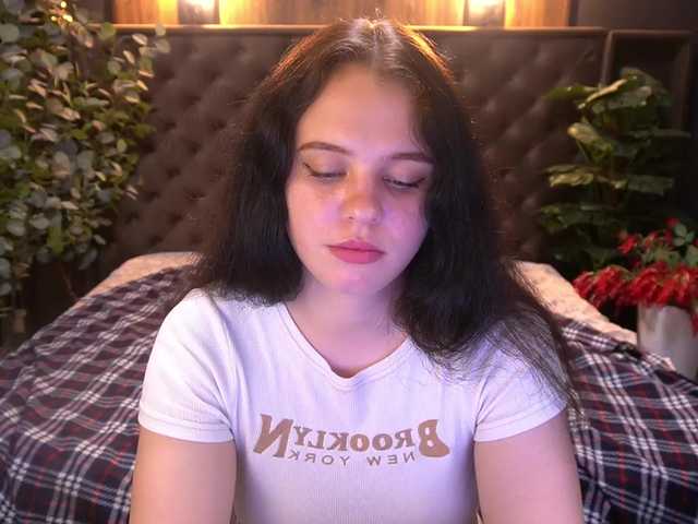 SnowWhiti live cam on BongaCams