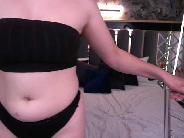 SnowWhiti live cam on BongaCams