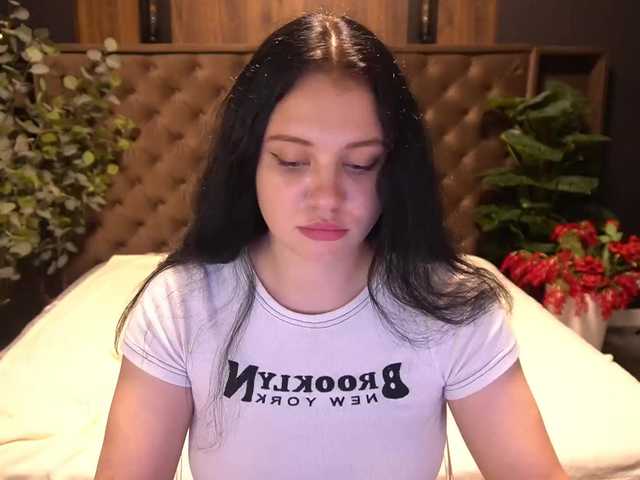 SnowWhiti live cam on BongaCams