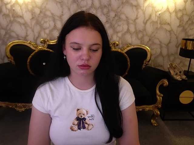 SnowWhiti live cam on BongaCams
