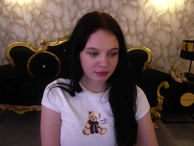 SnowWhiti live cam on BongaCams