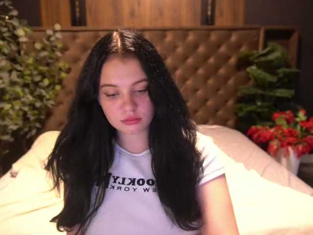 SnowWhiti live cam on BongaCams