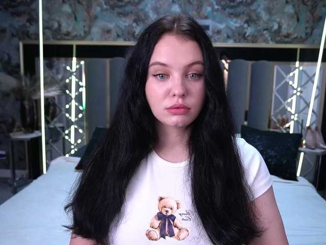 SnowWhiti live cam on BongaCams