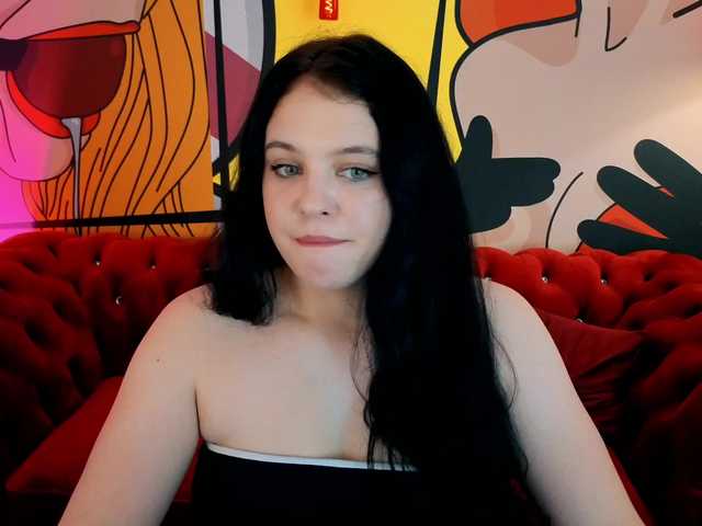 SnowWhiti live cam on BongaCams