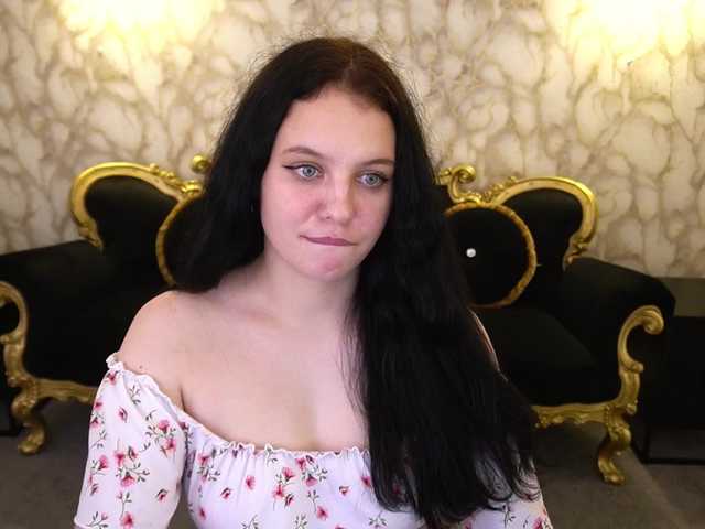 SnowWhiti live cam on BongaCams