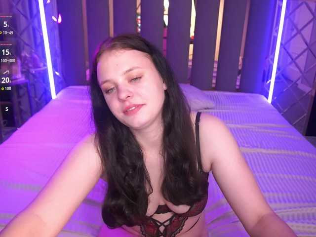 SnowWhiti live cam on BongaCams