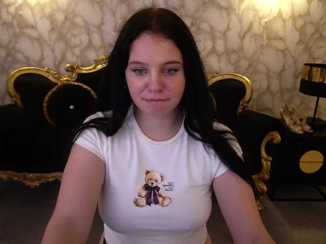 SnowWhiti live cam on BongaCams
