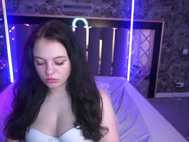 SnowWhiti live cam on BongaCams
