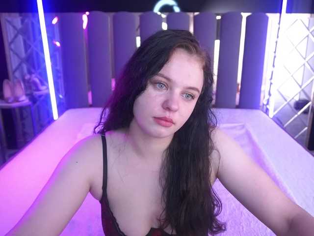 SnowWhiti live cam on BongaCams