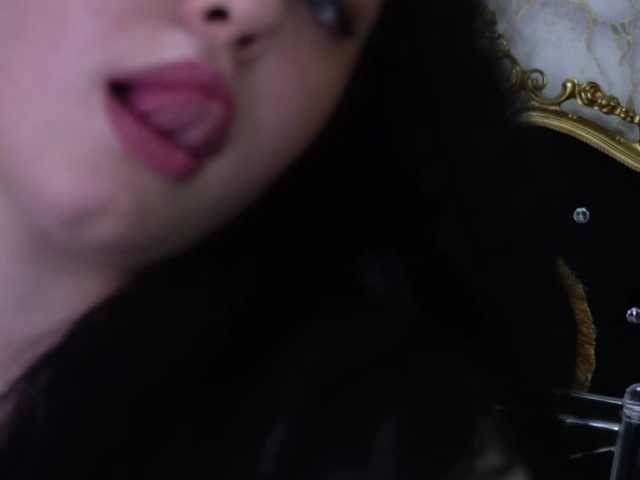 SnowWhiti live cam on BongaCams