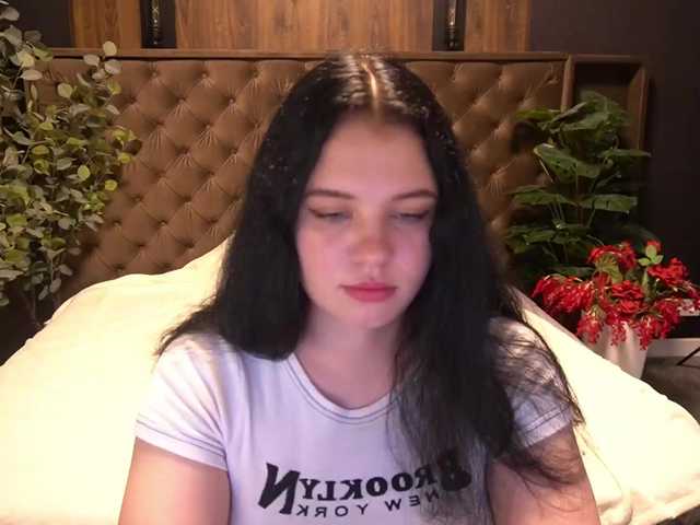 SnowWhiti live cam on BongaCams