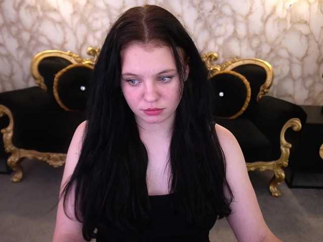 SnowWhiti live cam on BongaCams