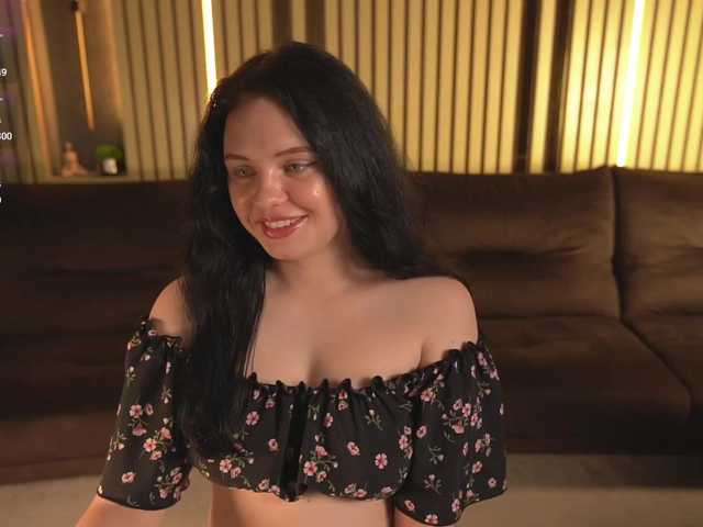 SnowWhiti live cam on BongaCams