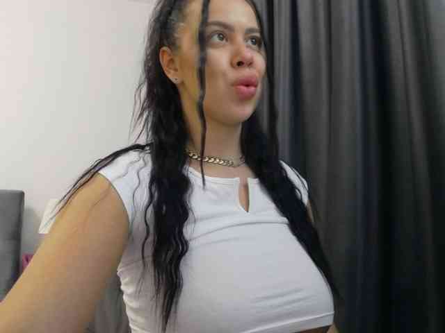 EllaSins webcam