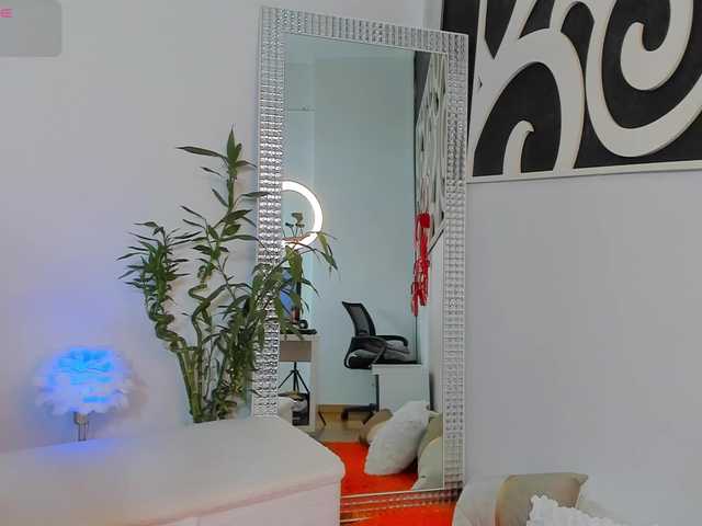 JoyfullRosse live cam on BongaCams