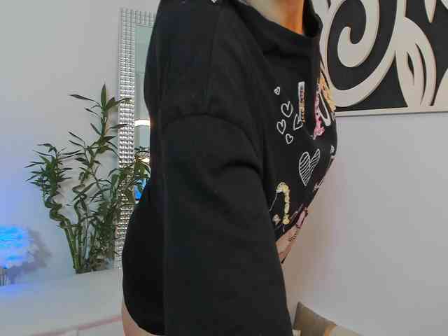 MiraPleasure_ webcam