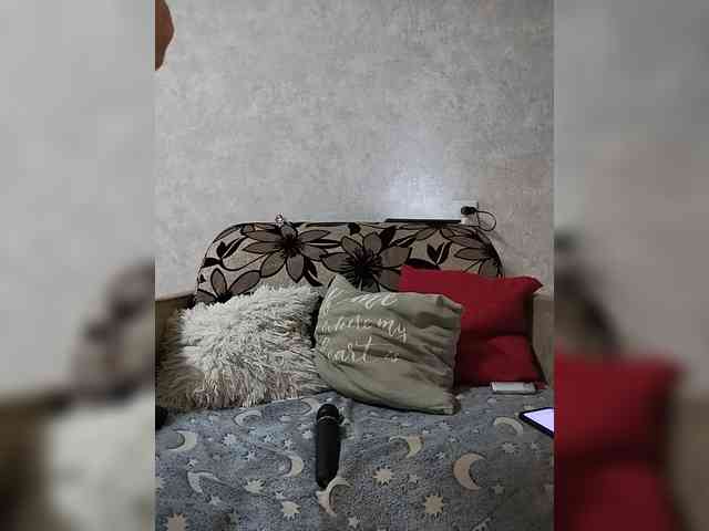 GOLDEN_WITCH webcam